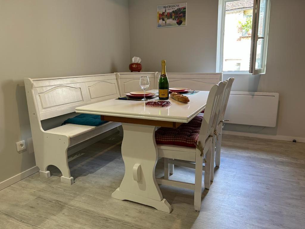 Le Citadin Bourguignon Hostal Toucy Exterior foto