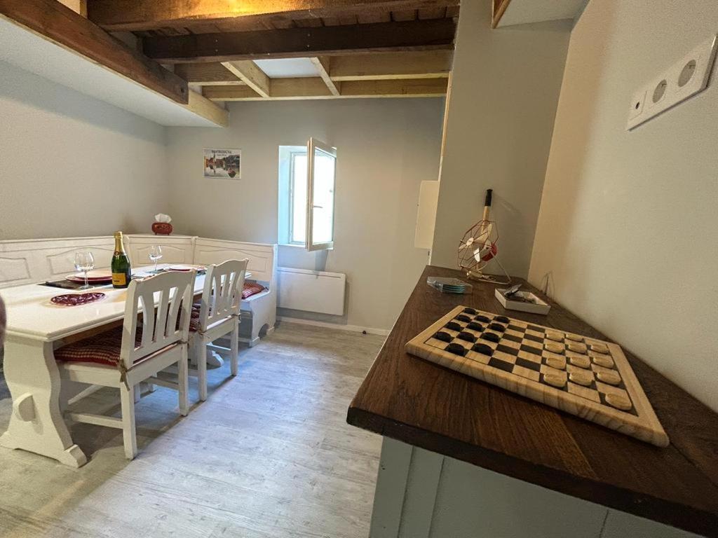 Le Citadin Bourguignon Hostal Toucy Exterior foto